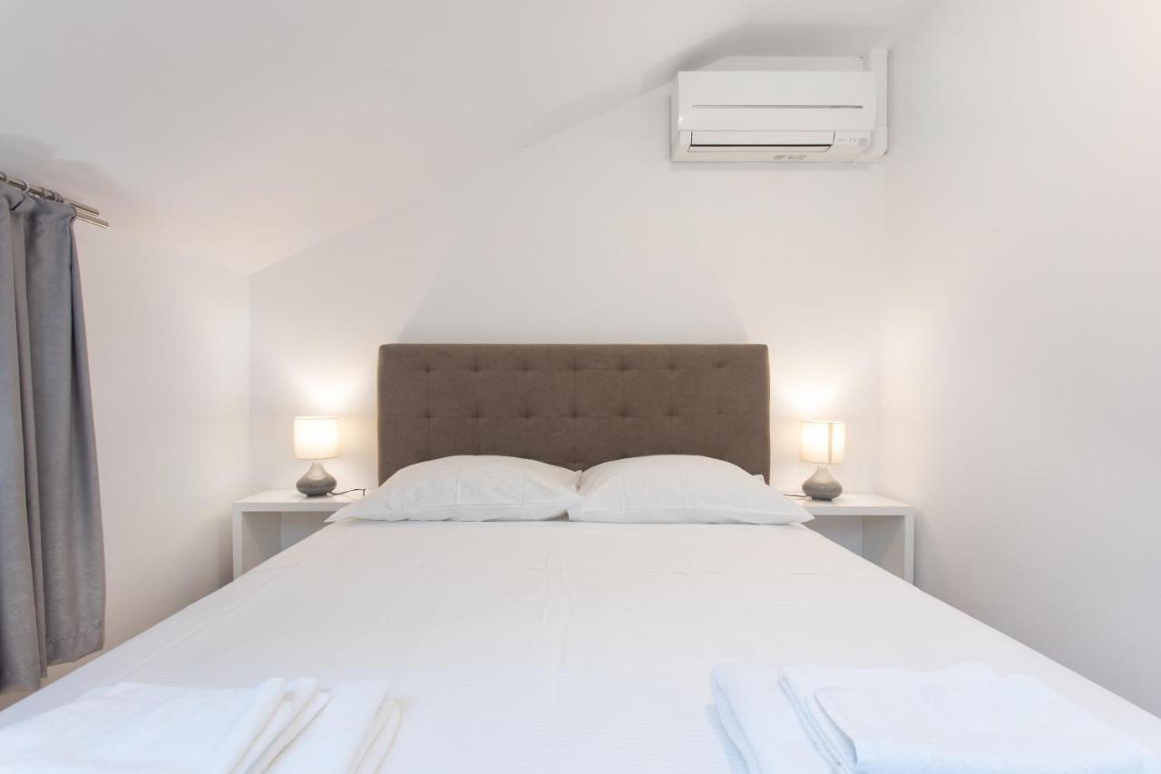 Apartmaji Pri Perotu Izola Buitenkant foto